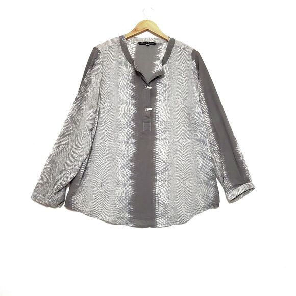 Rose + Olive Top Womens 1X Gray Snakeskin Flowy‎ Semi Sheer Hook Closure Tunic - Picture 1 of 9